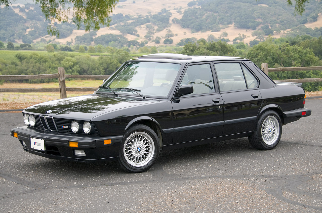 In the garage of Autoblog.com: BMW M5 2008