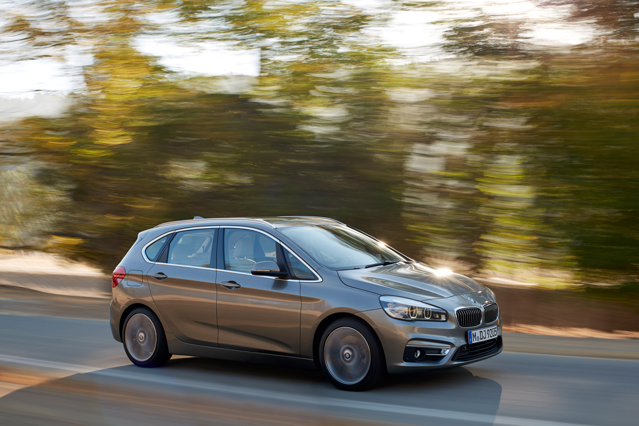 World Premier: BMW 2 Series Active Tourer (The First Front Wheel Drive ...