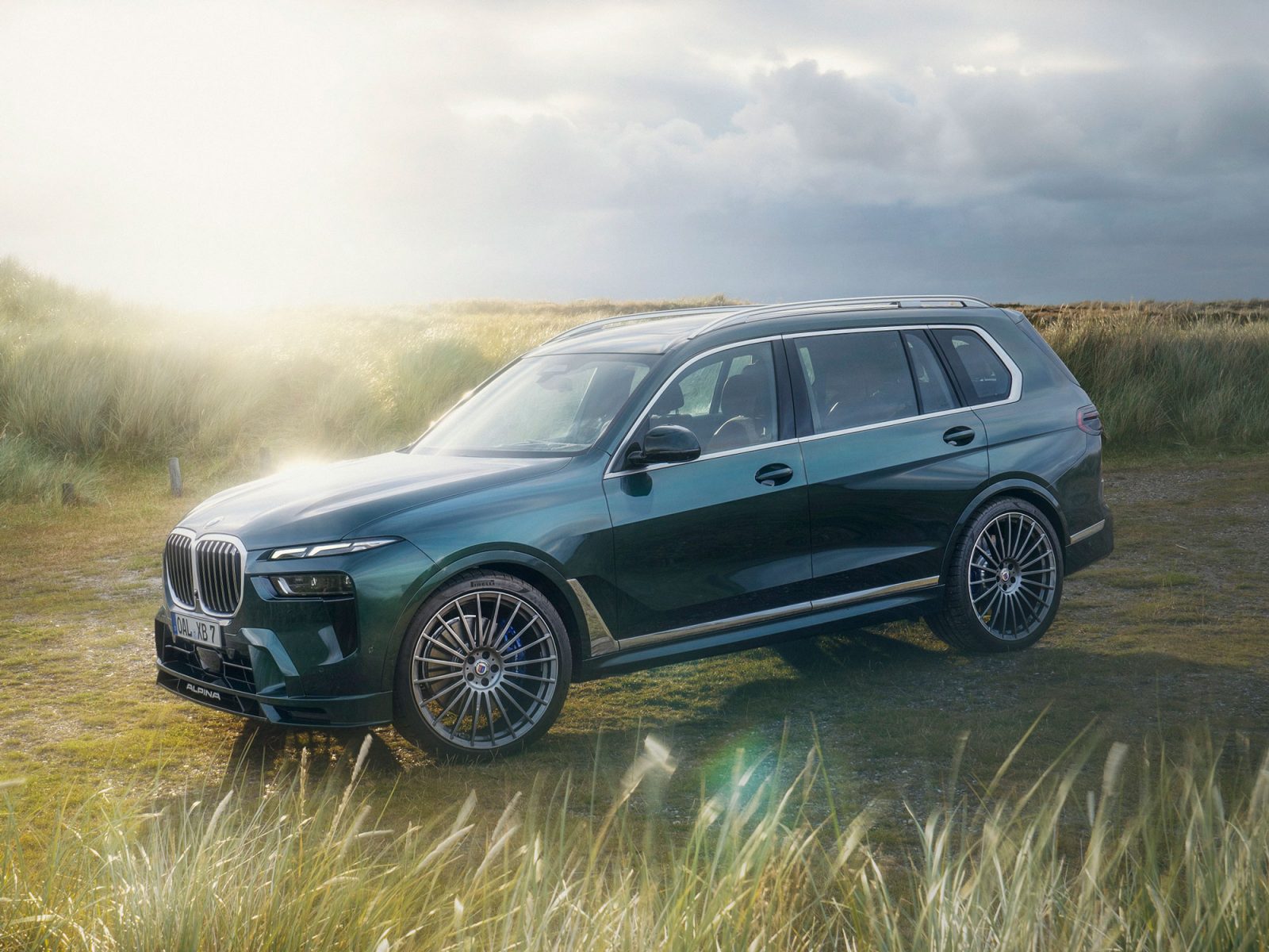 2023 BMW Alpina XB7